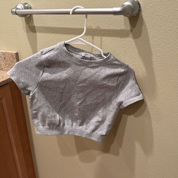 Forever 21 grey crop top - Picture 2 of 6